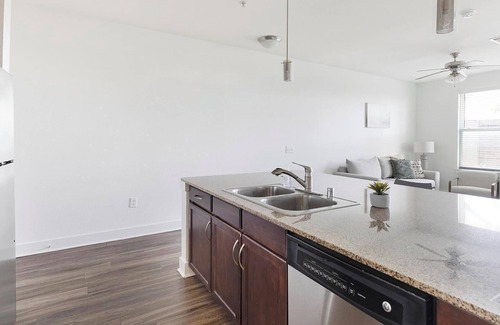 Park Central Apartment | Landing | Incredible Studio, Clubhouse, Gym