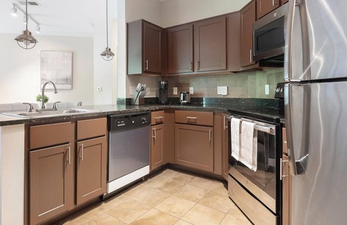 Chillum Apartment | Landing | Incredible 1BD, Pool, Gym