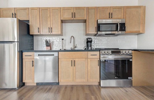 Kensington Apartment | Landing | Incredible 1BD, Clubhouse, Gym