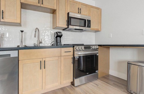 Kensington Apartment | Landing | Incredible 1BD, Clubhouse, Gym