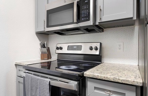 Pipers Meadow Apartment | Landing | Incredible 1BD, Gym, Pool
