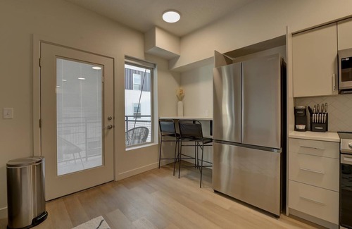Downtown Salt Lake City Apartment | Landing | Modern 1BD, Rooftop Lounge, Yoga Studio