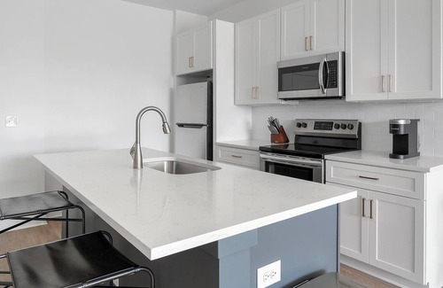 Donelson Apartment | Landing | Modern 1BD, Clubhouse, Game Room