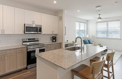 Fate Apartment | Landing | Modern 1BD, Clubhouse, Gym