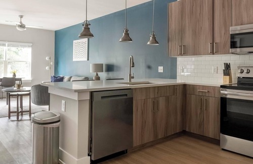 Town Center Apartment | Landing | Modern 1BD, Game Room, Rooftop Lounge