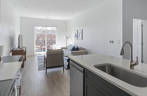 Donelson Apartment | Landing | Modern 1BD, Gym, Clubhouse