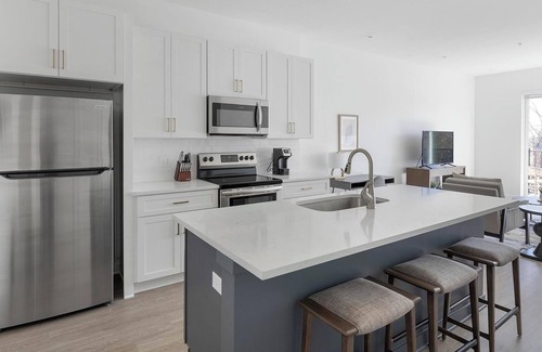 Donelson Apartment | Landing | Modern 1BD, Gym, Clubhouse