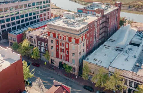 Downtown Memphis Apartment | Landing | Modern 1BD, Gym, Courtyard