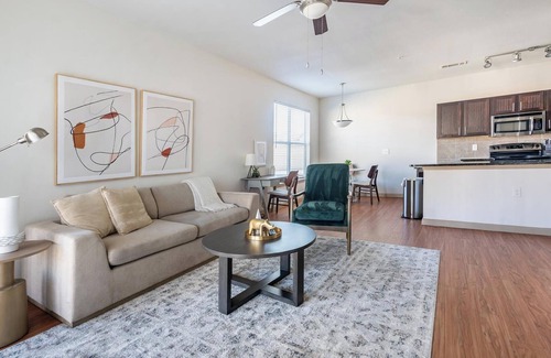 Fort Worth Apartment | Landing | Modern 1BD, Pool, Gym
