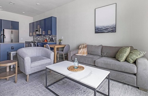 Washington Ave./ Memorial Park Apartment | Landing | Modern 1BD, Rooftop Lounge, Game Room