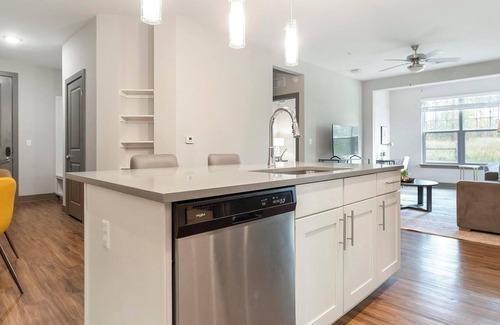 Florida Central Atlantic Coast Apartment | Landing | Modern 2BD, Pool, Gym