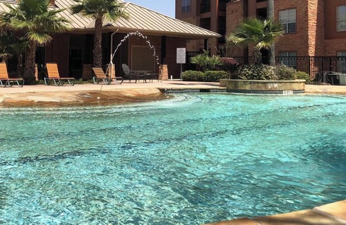 Southbelt/Ellington Apartment | Landing | Modern 2BD, Clubhouse, Game Room