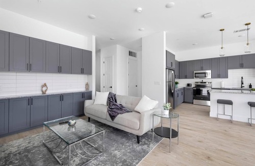 Denton Apartment | Landing | Modern 2BD, Gym