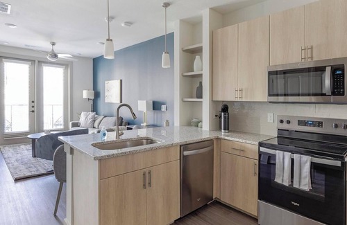 Anna Apartment | Landing | Modern Studio, Yoga Studio, Gym