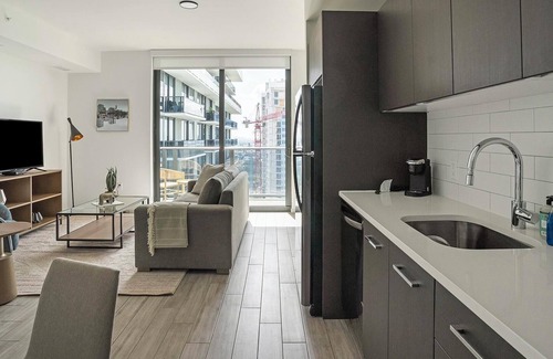 Riverwalk Fort Lauderdale Apartment | Landing | Spectacular 1BD, Gym, Game Room