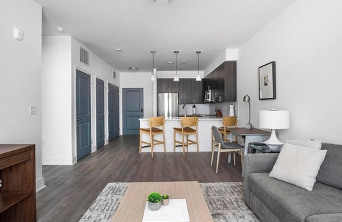 Crestline Heights Apartment | Landing | Spectacular 1BD, Gym, Clubhouse