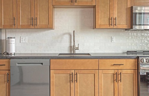 Kensington Apartment | Landing | Spectacular Studio, Clubhouse, Gym