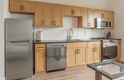 Kensington Apartment | Landing | Spectacular Studio, Clubhouse, Gym