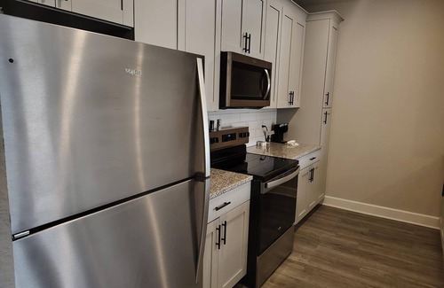 Newberry Apartment | Landing | Spectacular 1BD, Gym, Pool