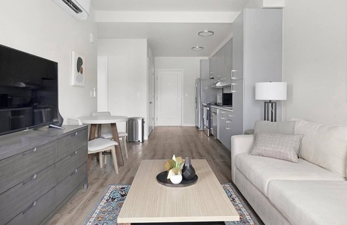 Portland Heights Apartment | Landing | Spectacular 1BD, Gym