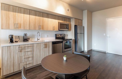 Northwest Portland Apartment | Landing | Spectacular 1BD, Rooftop Lounge, Gym