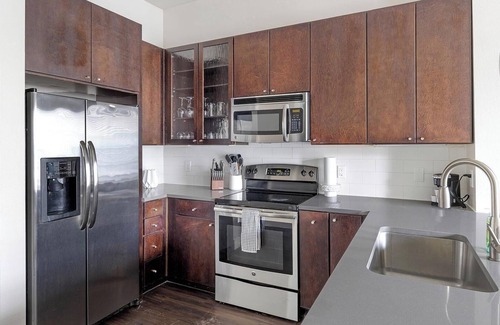 Old East Dallas Apartment | Landing | Spectacular 1BD, Gym, Yoga Studio