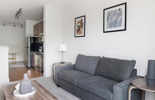 Park Central Apartment | Landing | Spectacular 1BD, Courtyard, Gym