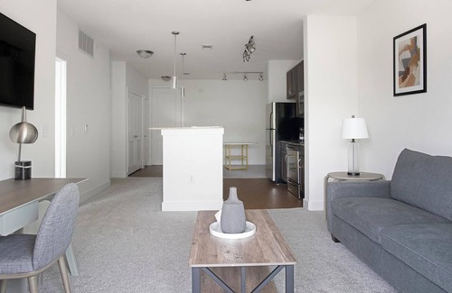 Park Central Apartment | Landing | Spectacular 1BD, Courtyard, Gym