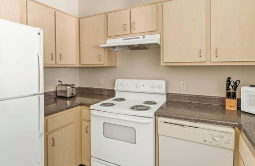 Southbelt/Ellington Apartment | Landing | Spectacular 1BD, Clubhouse, Pool