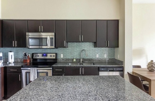 Miramar Apartment | Landing | Spectacular 1BD, Gym, Clubhouse