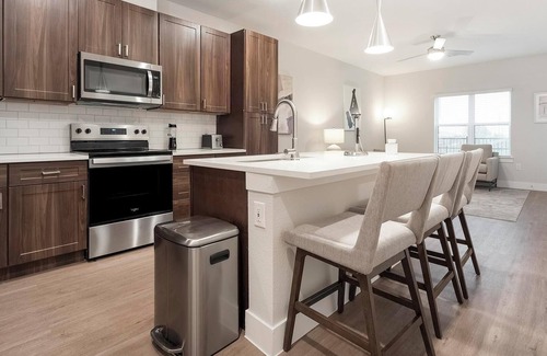 Seguin Apartment | Landing | Spectacular 1BD, Pool, Gym
