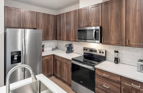 Seguin Apartment | Landing | Spectacular 1BD, Pool, Gym