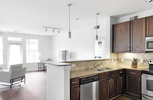 Park Central Apartment | Landing | Spectacular 2BD, Gym, Clubhouse