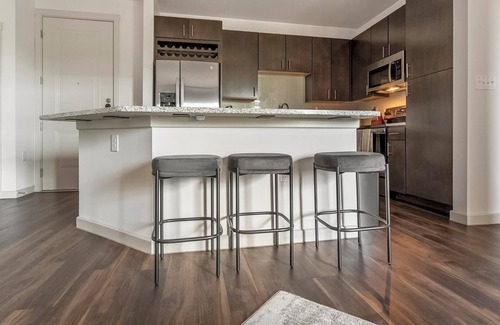 Wetmore Apartment | Landing | Spectacular 1BD, Gym, Game Room