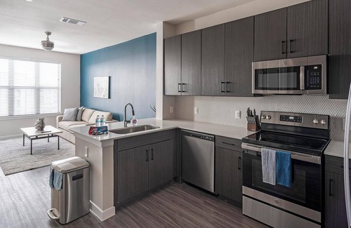 Wetmore Apartment | Landing | Spectacular 1BD, Gym, Clubhouse