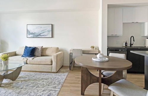 Providencia Park Apartment | Landing | Stunning 1BD, Pool, Clubhouse