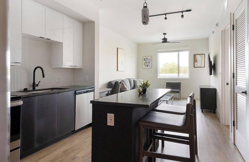 Providencia Park Apartment | Landing | Stunning 1BD, Yoga Studio, Gym