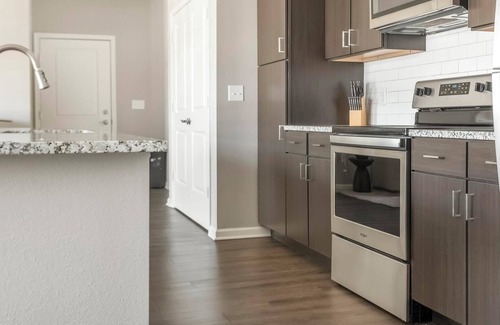 Chesterfield Apartment | Landing | Stunning 1BD, Clubhouse, Gym