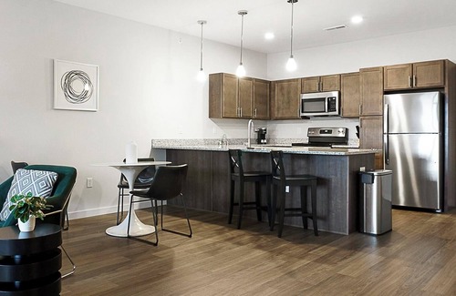 Cartersburg Apartment | Landing | Stunning 1BD, Gym, Courtyard