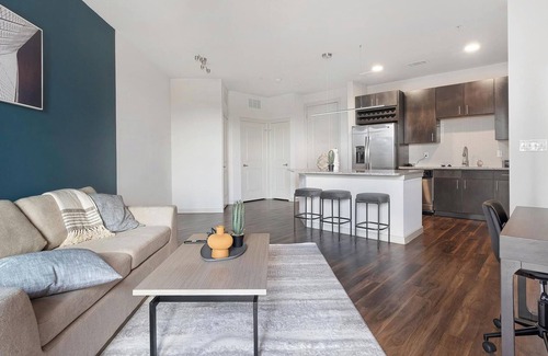 Wetmore Apartment | Landing | Stunning 1BD, Gym, Pool