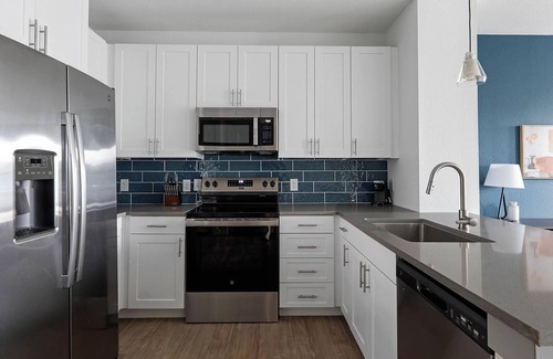 MLK Apartment | Landing | Stunning 1BD, Courtyard, Rooftop Lounge