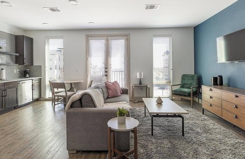 Denton Apartment | Landing | Stunning 1BD, Courtyard, Clubhouse
