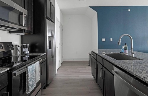 Austin Apartment | Landing | Stunning 1BD, Pool, Gym