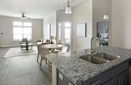 Nassau Bay Apartment | Landing | Stunning 2BD, Gym, Clubhouse