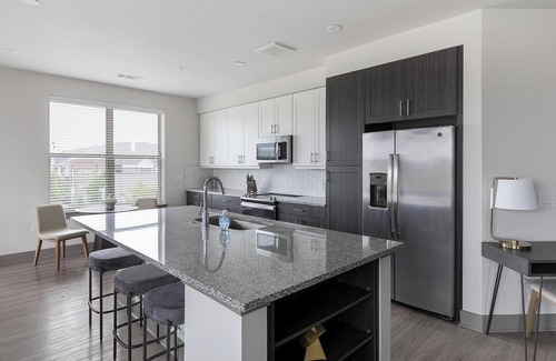 McKinney Apartment | Landing | Stunning 2BD, Gym, Clubhouse