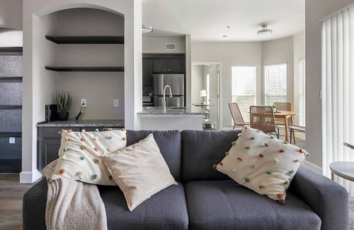 Richmond Apartment | Landing | Stunning 2BD, Pool, Clubhouse