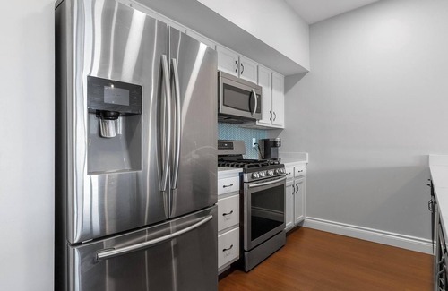 Little Italy Apartment | Landing | Stunning 2BD, Gym