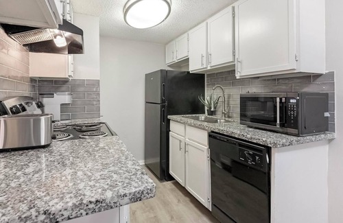 Southside Apartment | Landing | Stunning Studio, Gym, Clubhouse