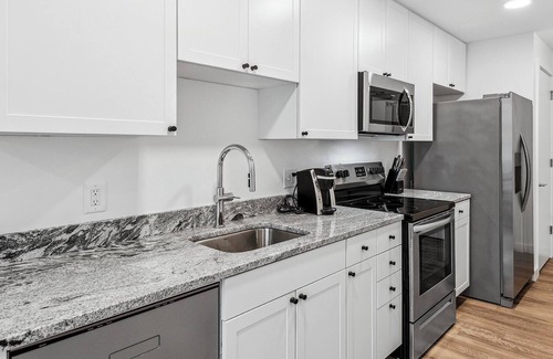 Greektown Historic District Apartment | Landing | Stunning Studio, Gym, Clubhouse