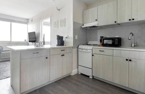 St. Petersburg Apartment | Landing | Stunning 1BD, Courtyard, Clubhouse
